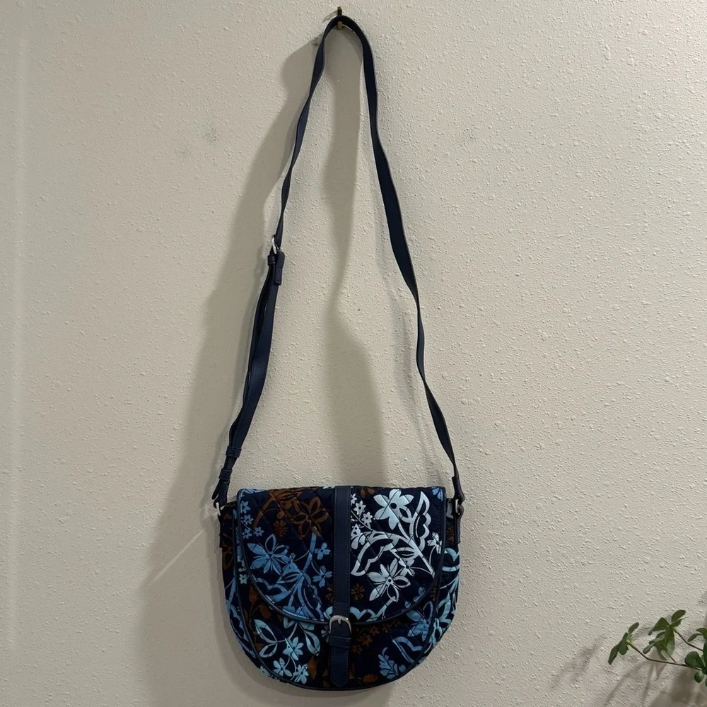 Vera Bradley Java Flora Slim Saddle Bag Crossbody Adjustable Quilted Casual